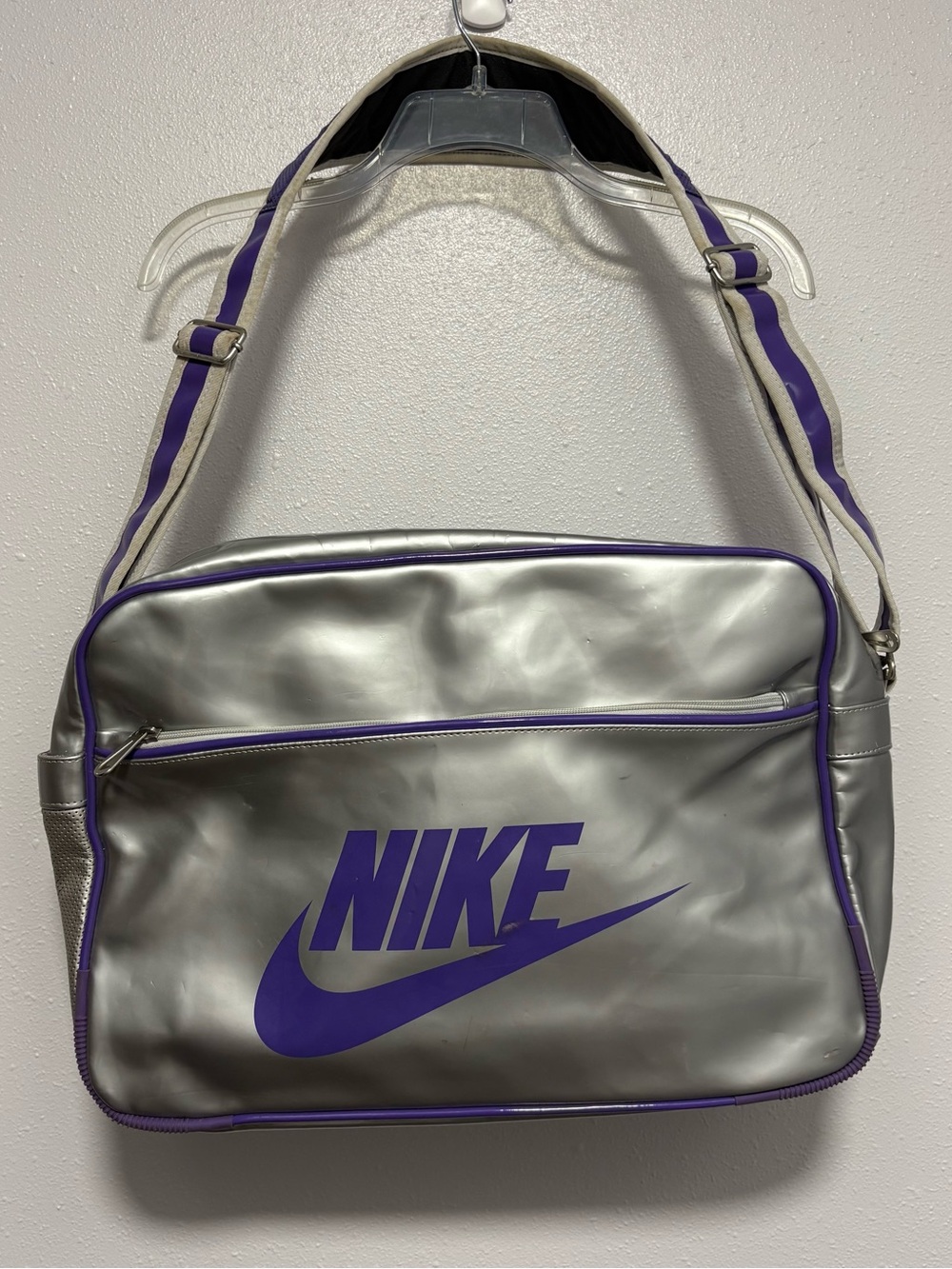Vintage Nike Heritage SI Track Messenger Bag Silver Purple Y2K Crossbody Rare.